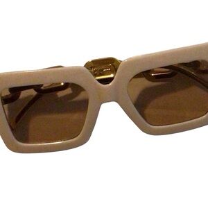 Chic Cream Sunglasses